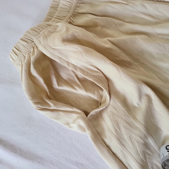 Beautiful 2 piece - Picture 5 of 12